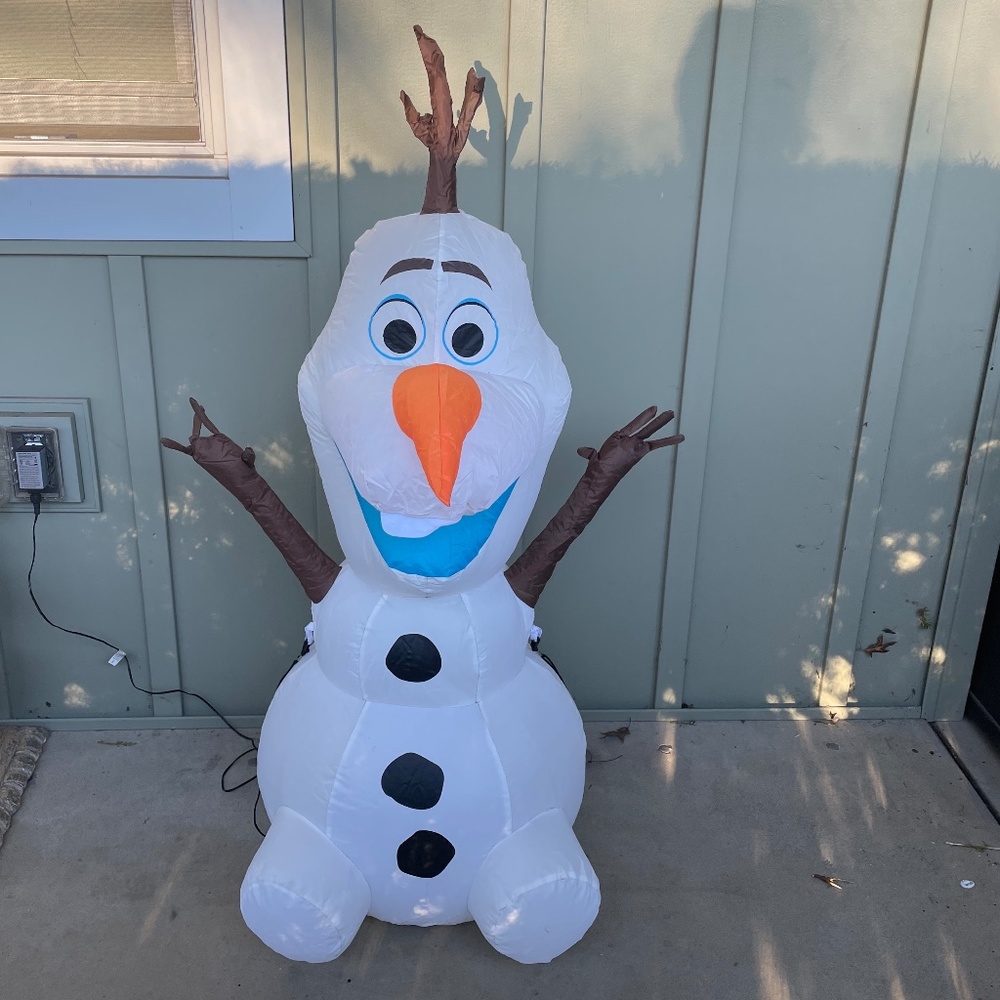 Gemmy Frozen Olaf Air Blown Inflatable Christmas Yard Decor LED Lighted 4 Ft